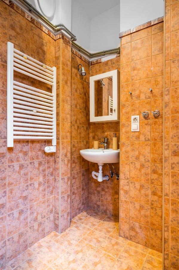Апартаменти Sofia'S Vintage Gem: Spacious 2Bd Flat On Solunska Екстер'єр фото